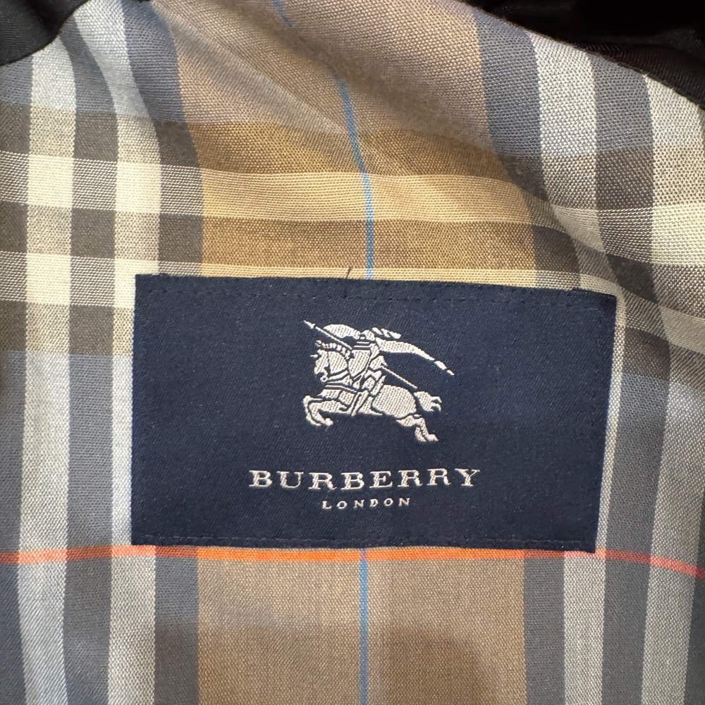 Burberry London Red Hooded Rain Jacket Nova Check Lined women’s Size M - Picture 7 of 11